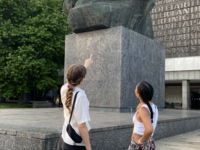 Foto: Das bekannte Karl-Marx-Monument (Bild öffnet vergrößert)