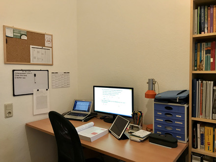 Foto: Mein aktueller Arbeitsplatz zu Hause